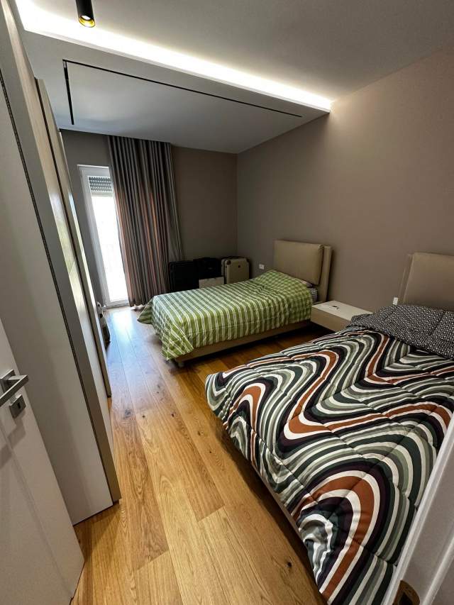 Tirane, jepet me qera apartament 2+1+BLK Kati 3, 101 m² 1.600 Euro (Rruga Hiqmet Buzi)