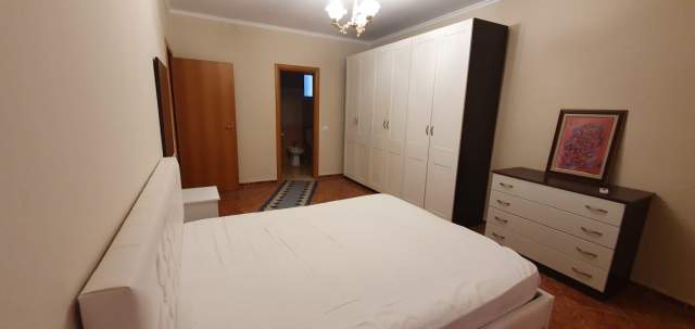 Tirane, jepet me qera apartament 2+1+BLK Kati 5, 100 m² 550 Euro