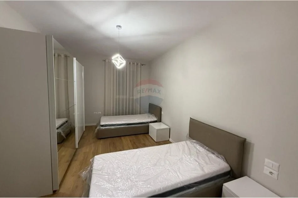 Tirane, jepet me qera apartament 2+1+Aneks+Ballkon Kati 2, 105 m² 700 € (Don Bosko)