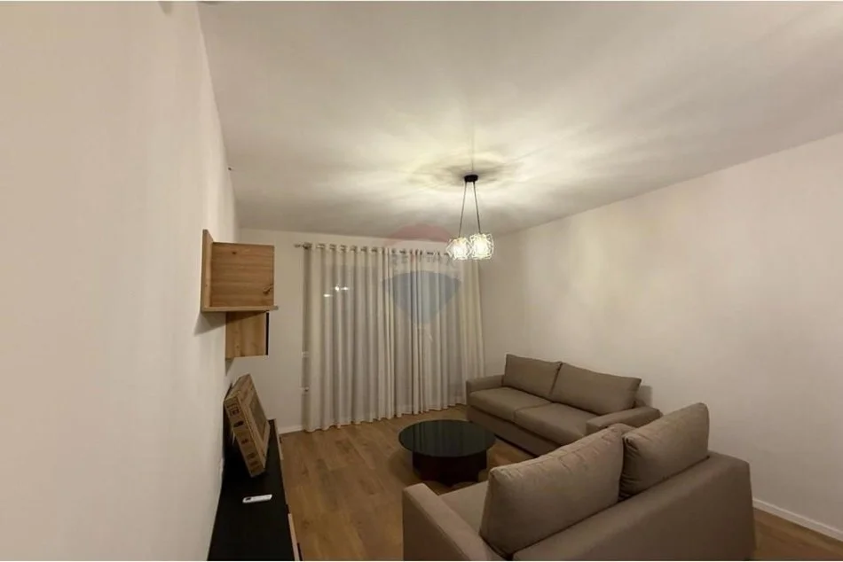 Tirane, jepet me qera apartament 2+1+Aneks+Ballkon Kati 2, 105 m² 700 € (Don Bosko)