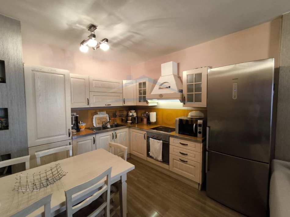 Tirane, shitet apartament 2+1 Kati 6, 85 m² 210.000 € 