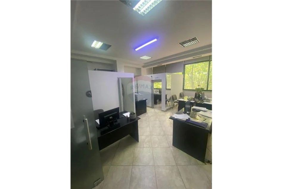 Tirane, shitet apartament 1+1+Ballkon Kati 2, 44 m² 139.000 € (21-Dhjetori)