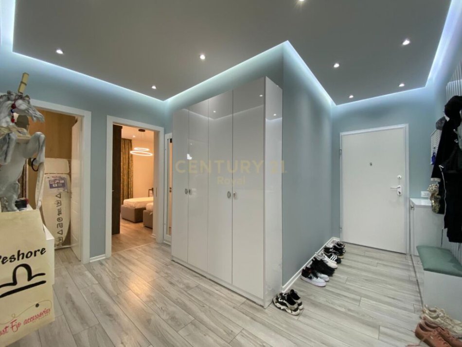 Tirane, shes apartament 2+1 Kati 2, 90 m² 204,000 € (Ministria e Kultires)