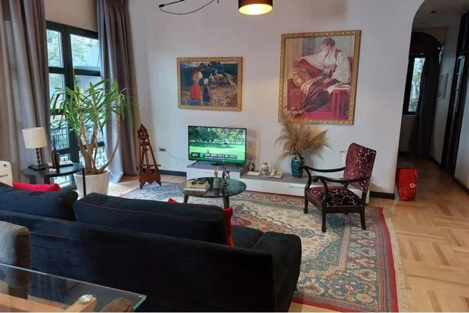 Tirane, jepet me qera apartament 2+1+Ballkon Kati 4, 100 m² 700 € (prane Eleonores)