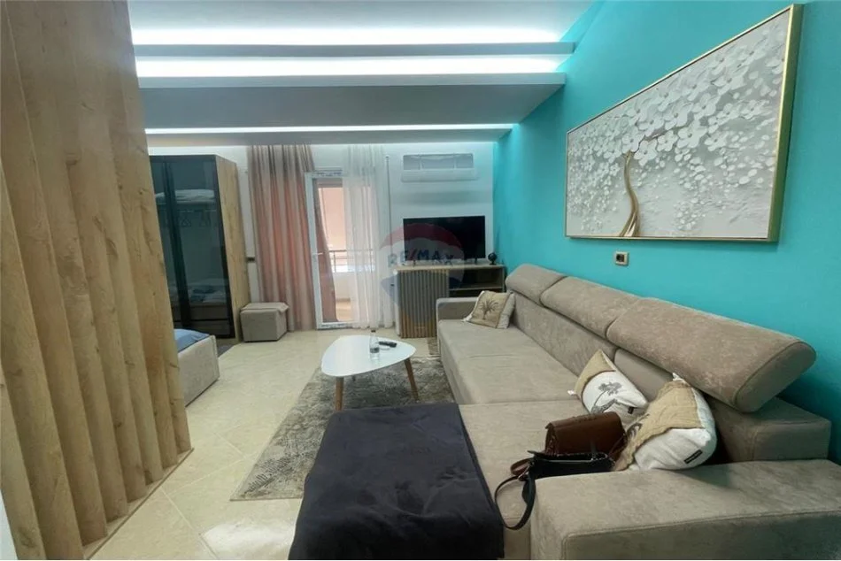 Vlore - Lungomare, shitet garsonier 1+1 Kati 4, 42 m² 115.000 € (Rruga Dhimitër Konomi, Ujë i Ftohtë)