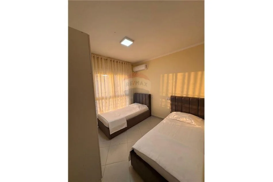 Tirane, jepet me qera apartament 2+1 Kati 5, 95 m² 800 € (Rruga Haxhi Hysen Dalliu)