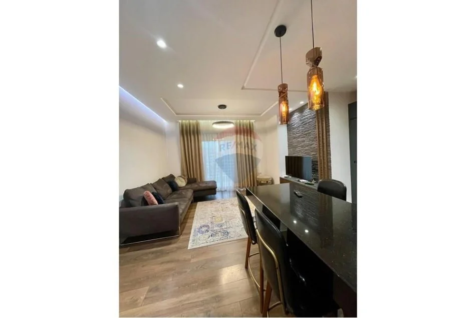 Tirane, jepet me qera apartament 2+1+Aneks+Ballkon Kati 4, 111 m² 850 € (Kompleksi Panorama)