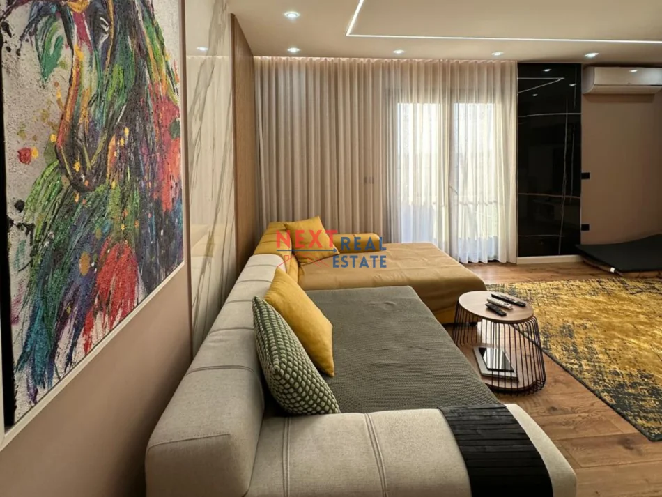 Vlore, shitet apartament 1+1+Aneks+Ballkon , 124 m² 250.000 € (TRANSBALLKANIKE)