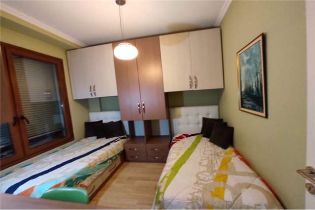 Tirane, jepet me qera apartament 3+1+BLK Kati 4, 119 m² 950 Euro