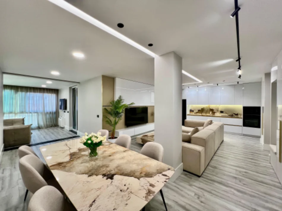 Tirane, jepet me qera apartament 2+1 Kati 7, 155 m² 2.300 € (Perballe viles Enver , Ish blloku)