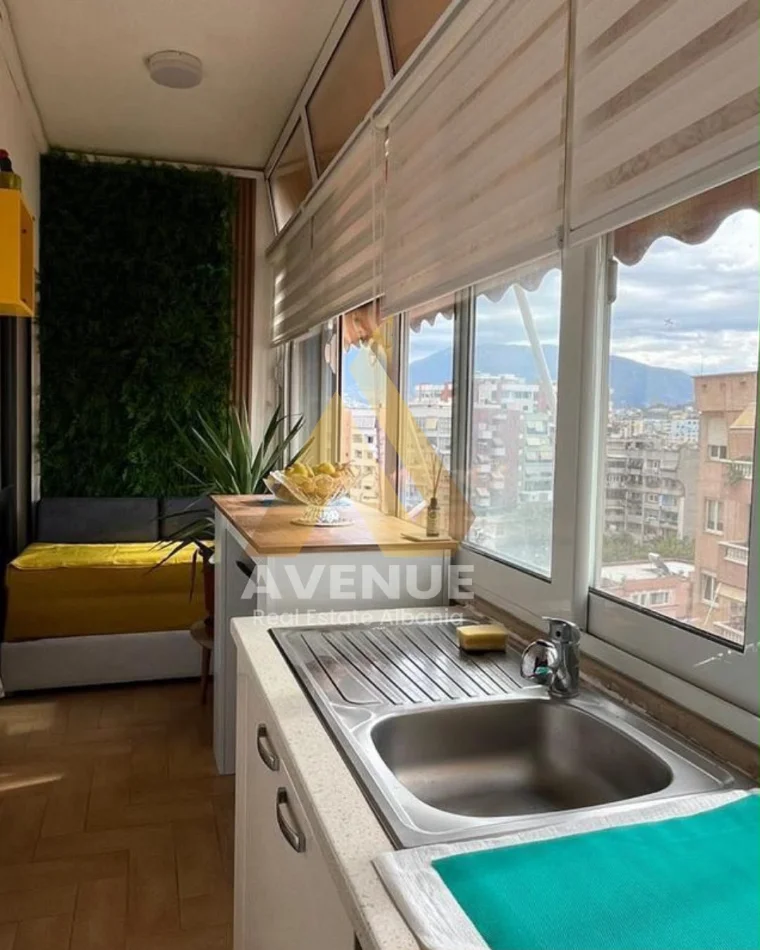 Tirane, jepet me qera apartament 2+1+Ballkon , 70 m² 800 € (Rruga Bardhok Biba)