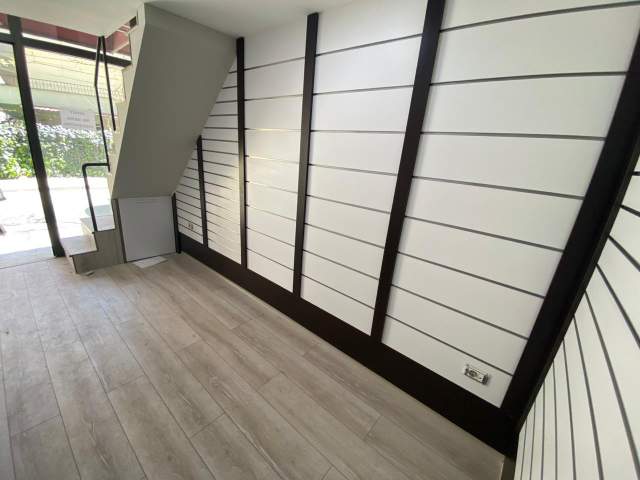 Tirane, jap me qera dyqan Kati 0, 30 m² 300 Euro (rruga tom plezha)