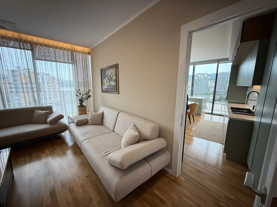 Tirane, shitet apartament 4+1+Ballkon Kati 10, 214 m² 700.000 € (Lake View)