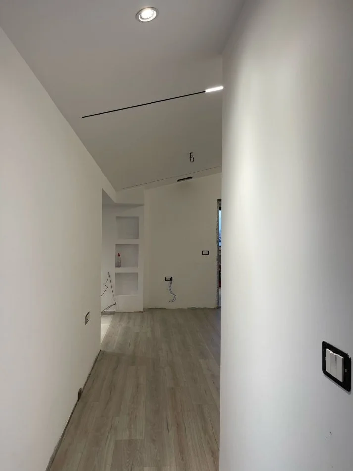 Tirane, jepet me qera apartament 1+1+Ballkon Kati 4, 60 m² 500 € (Artan lenja)