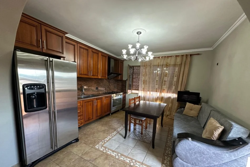 Tirane, jepet me qera apartament 2+1+Ballkon Kati 5, 90 m² 470 € (Zogu i Zi)