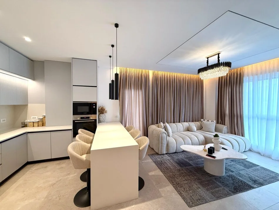 Tirane, jepet me qera apartament 3+1+Aneks+Ballkon Kati 8, 131 m² 1.450 € (Don Bosko)