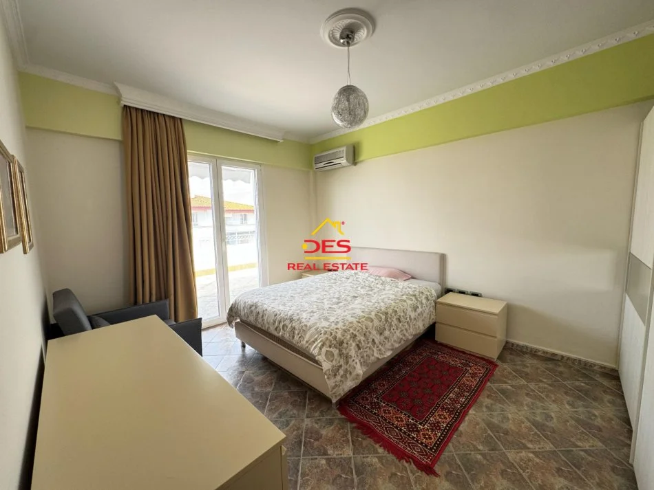 Vlore, shitet apartament+verande | Penthouse 2+1+Ballkon Kati 9, 84 m² 180.000 € (Rruga Mustafa Bello)