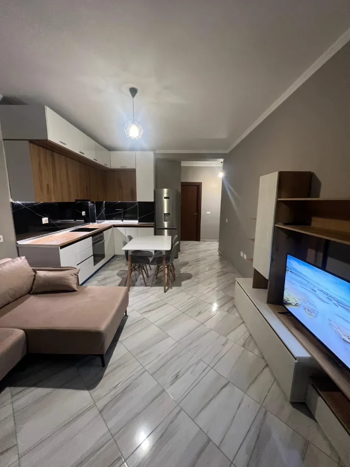 Tirane, jepet me qera apartament 2+1 Kati 8, 80 m² 400 € (Universiteti Bujqesor Kamez)