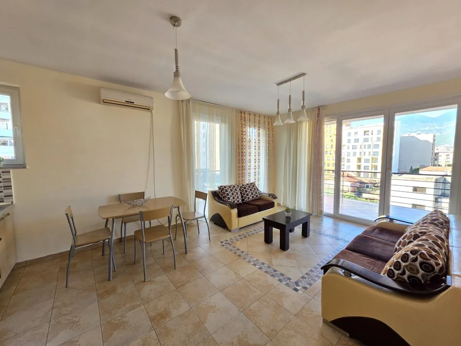 Tirane, jepet me qera apartament , 85 m² 550 € 