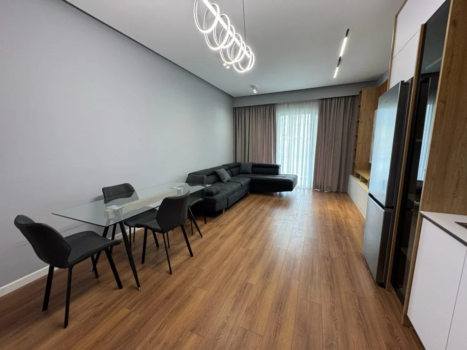 Tirane, jepet me qera apartament 2+1 Kati 2, 800 € (Farmacia 10)