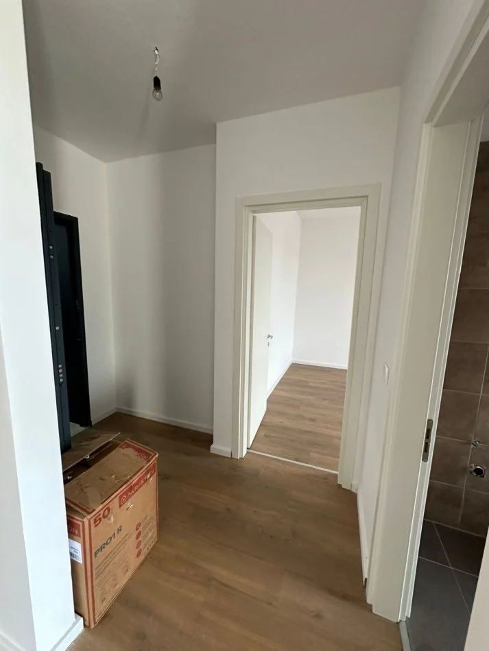 Tirane, jepet me qera apartament 1+1 Kati 8, 70 m² 500 € (Don Bosko)