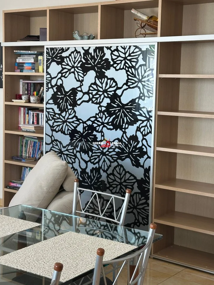 Tirane, jepet me qera apartament 2+1+Ballkon Kati 4, 110 m² 650 € (Ne zonen e Liqenit te Thate - ID 42215290)