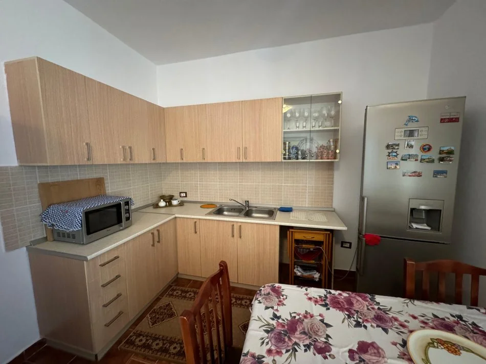 Tirane, jepet me qera shtepi 1 Katshe Kati 0, 112 m² 450 € (Ali Visha)