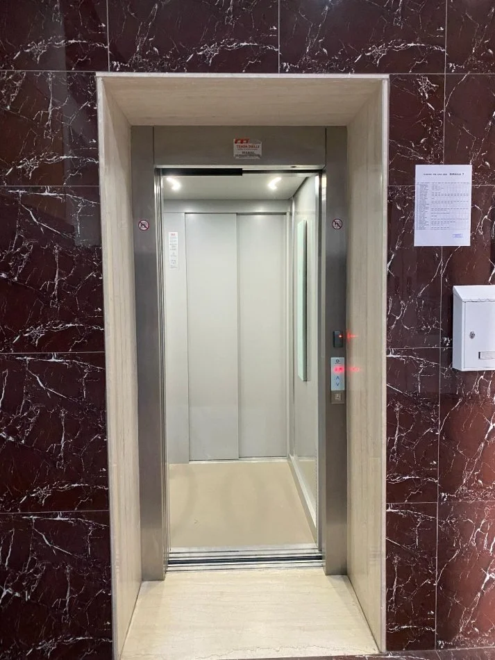 Tirane, shitet apartament 2+1+Ballkon Kati 6, 102 m² 195.000 €