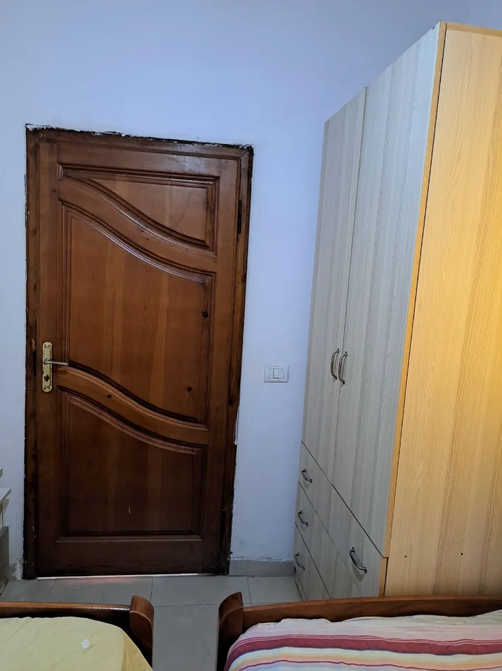 Tirane, jepet me qera apartament 1+1+Ballkon Kati 0, 55 m² 200 € 