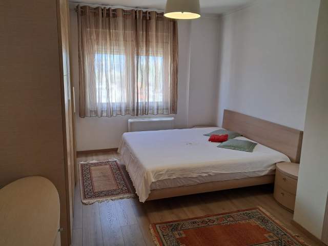 Tirane, jepet me qera apartament 2+1+A+BLK Kati 8, 100 m² 800 Euro (sami frasheri)