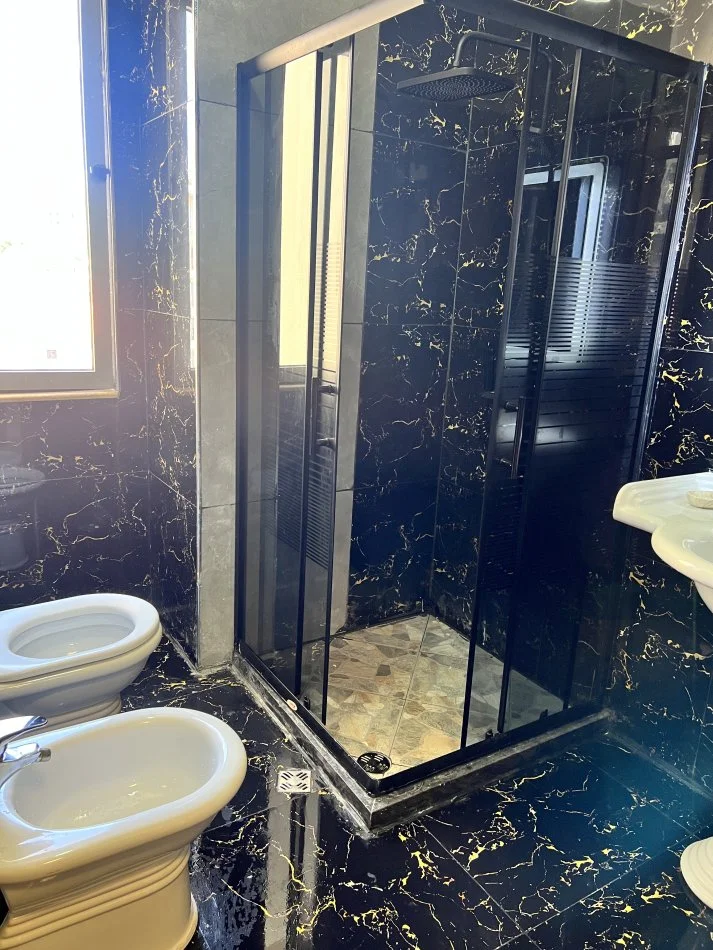 Durres, jepet me qera apartament 2+1+Aneks+Ballkon , 100 m² 70 € (Iliria durres)