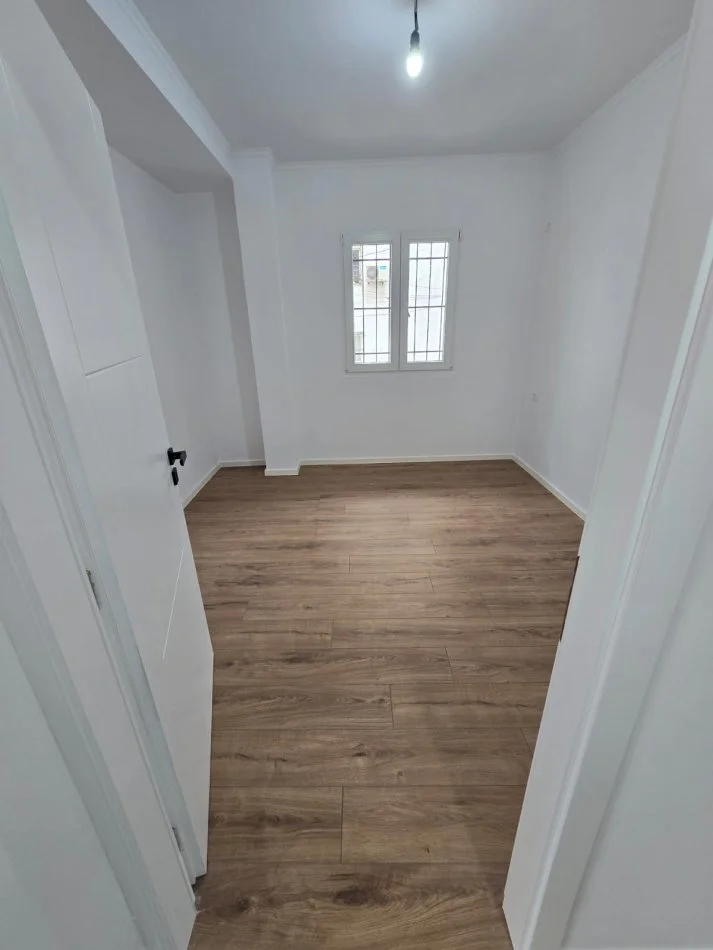 Tirane, shes apartament 2+1+Aneks+Ballkon Kati 2, 65 m² 120.000 € (Ish Restorant Durresi , Rr Ferit Xhajko)