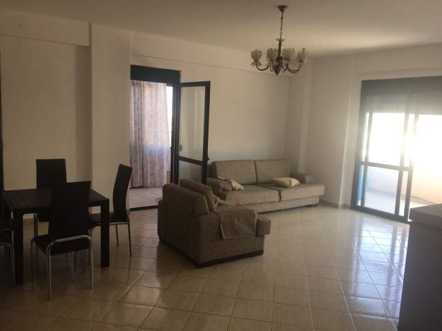 Tirane, jepet me qera apartament 2+1+BLK Kati 4, 140 m² 500 Euro (rruga Peti)