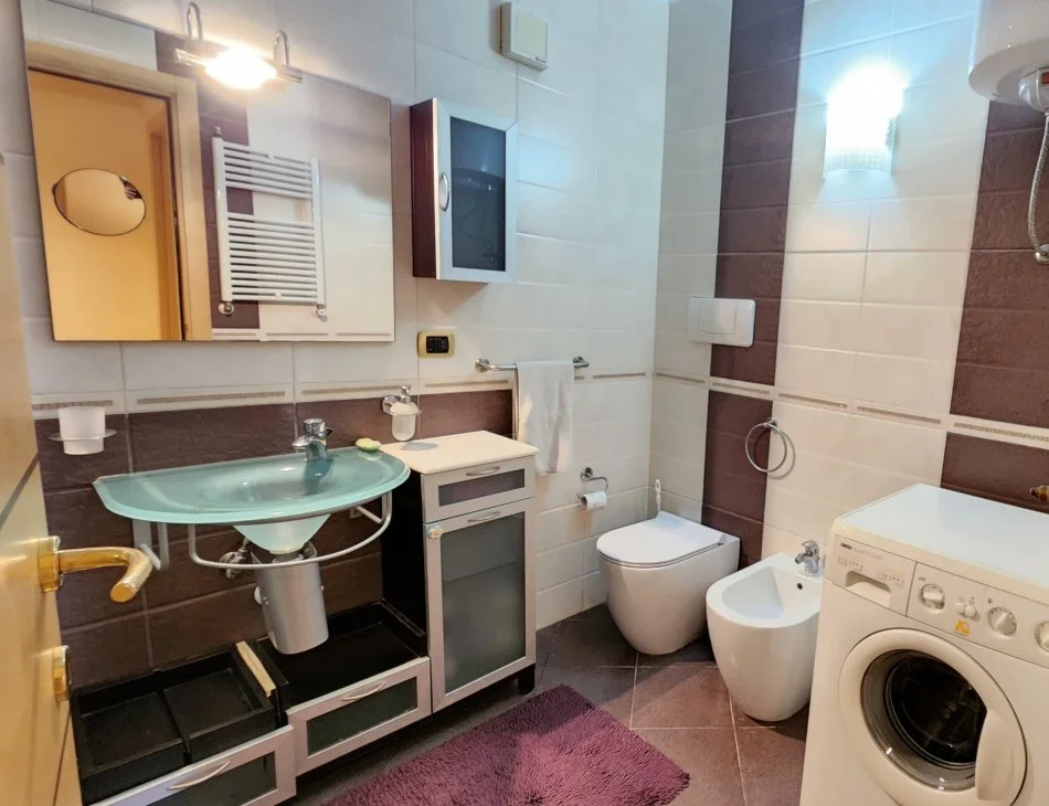 Tirane, jepet me qera apartament 2+1 Kati 7, 108 m² 739 € (JEPET APARAMENT 2+1 TEK ART TURBINA)