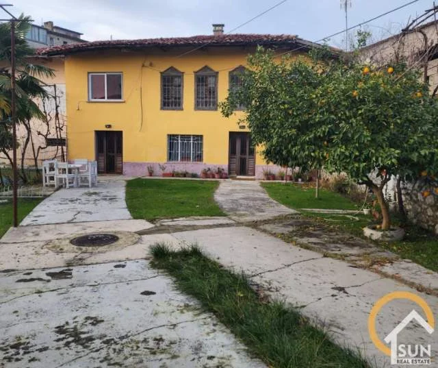 Shkoder, jepet me qera shtepi 3+1 Kati 0, 310 m² 35.000 Leke (TOPHANE, SHKODER)