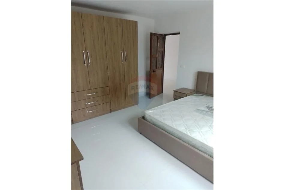 jepet me qera , 100 m² 400 € (Apartament 2+1 me qira prane shinave te Trenit)