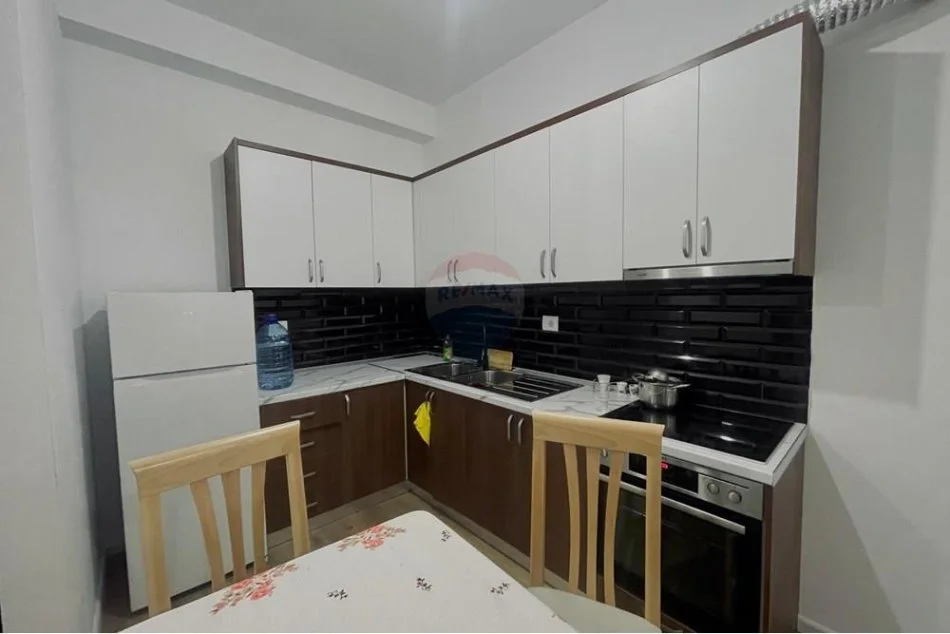 jepet me qera , 74 m² 600 € (Jepet me qira apartament 2+1+2 në Kompleksin Kaimi,)