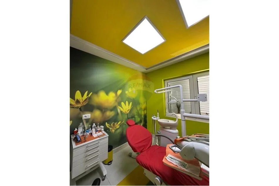 jepet me qera , 60 m² 1.100 € (KLINIKE DENTARE PER QIRA)