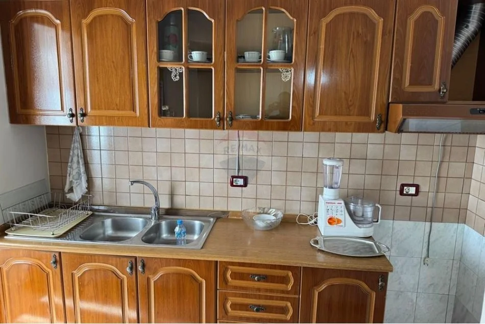 jepet me qera , 72 m² 550 € (APARTAMENT 2+1 PER QIRA TE RRUGA BARDHYL)