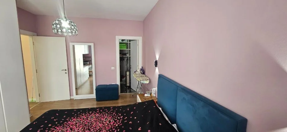 Tirane, jepet me qera apartament 2+1+Ballkon Kati 6, 94 m² 700 € (Fiori Di Bosco)