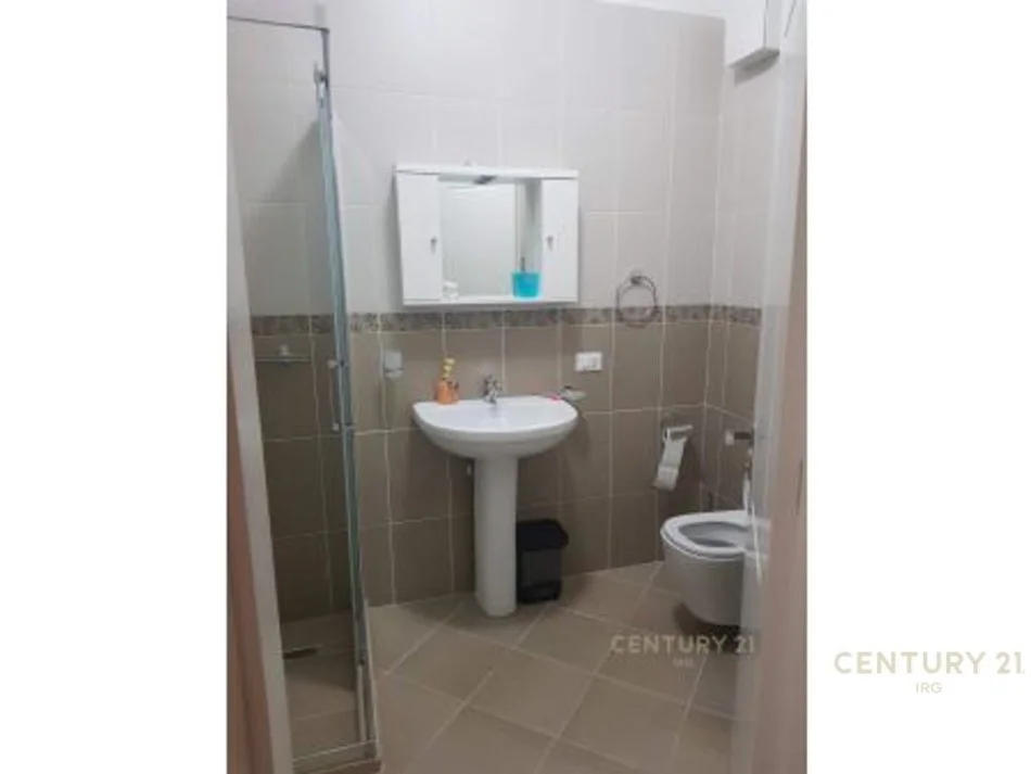 Apartament 1+1 me qera te Komuna e Parisit, 550 € / ne muaj