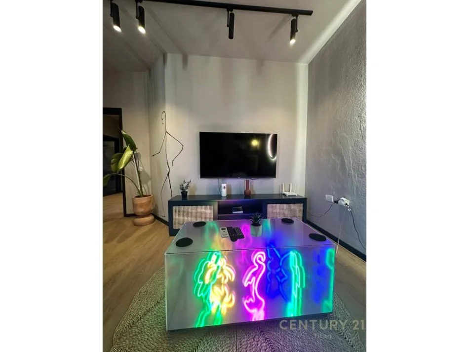 Tirane, jepet me qera apartament 1+1+Aneks+Ballkon Kati 14, 60 m² 650 € (Bulevardi "Zogu i Parë", Qendra, Tiranë)