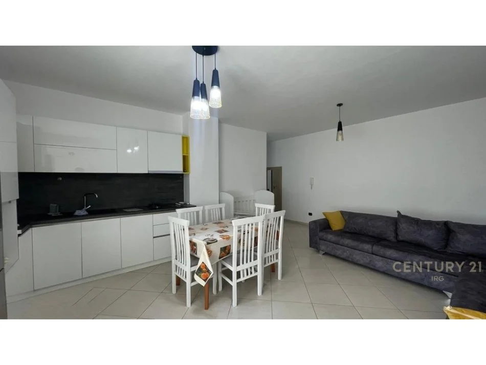 Tirane, jepet me qera apartament 2+1+Ballkon Kati 3, 104 m² 450 € (Hyrja e Freskut, Tiranë)