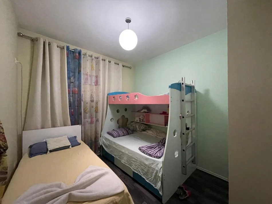 Tirane, jepet me qera apartament 2+1+Ballkon Kati 5, 110 m² 550 € (Astir)