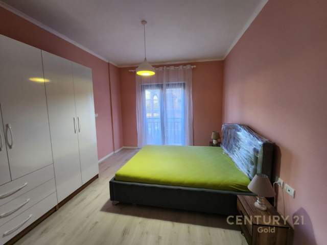 Tirane, jepet me qera apartament 2+1+BLK Kati 5, 102 m² 550 Euro (Green City)
