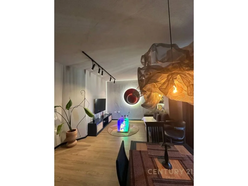 Tirane, jepet me qera apartament 1+1+Aneks+Ballkon Kati 14, 60 m² 650 € (Bulevardi "Zogu i Parë", Qendra, Tiranë)