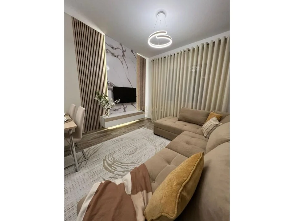 Tirane, jepet me qera apartament 2+1 Kati 4, 72 m² 650 € (Stadiumi Dinamo, pranë shkollës Emin Duraku, Tiranë)