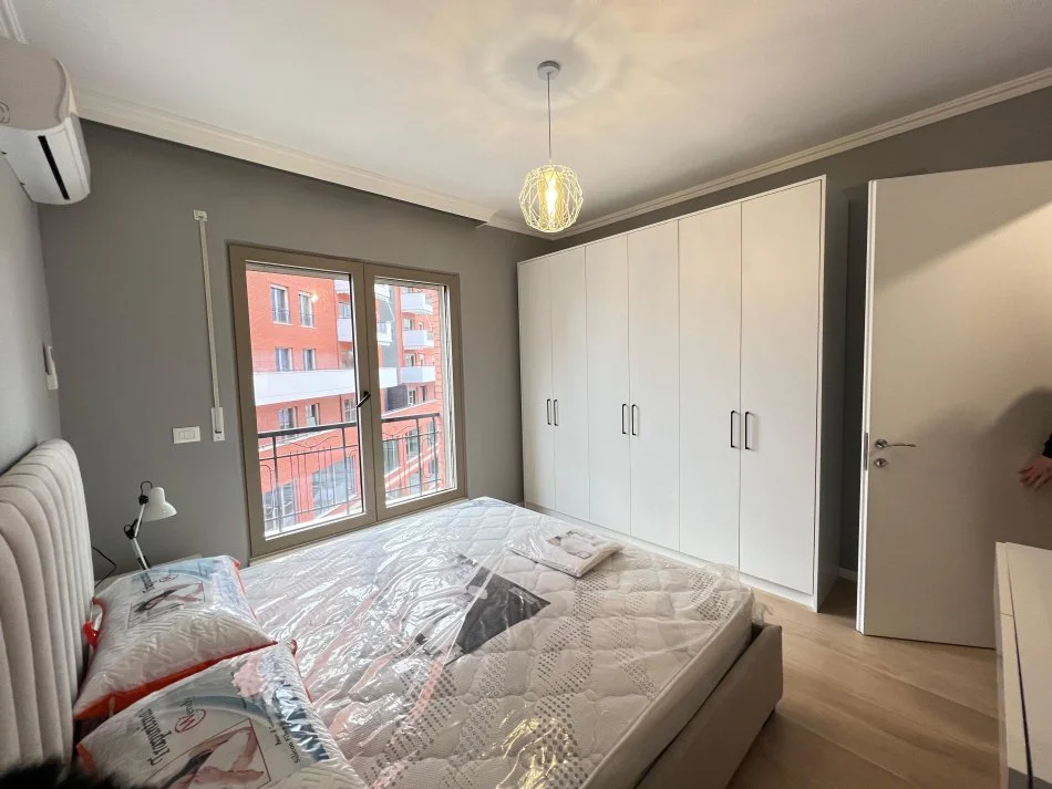 Tirane, jepet me qera apartament 1+1+Ballkon Kati 6, 70 m² 800 € (Rruga kavajes)