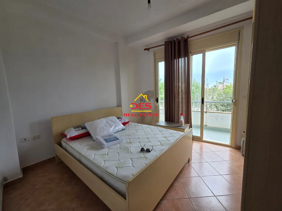 Vlore, jepet me qera apartament 2+1+Ballkon Kati 2, 90 m² 400 € (Rruga Sazani)