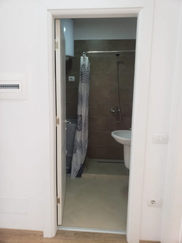 Tirane, jepet me qera apartament 1+1 Kati 2, 60 m² 600 € (Don Bosko)